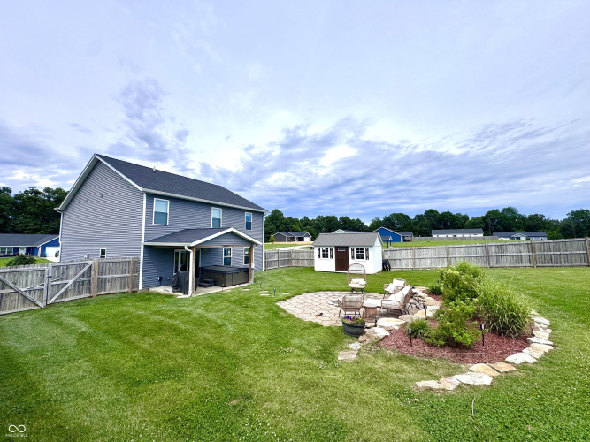Listing Image 5