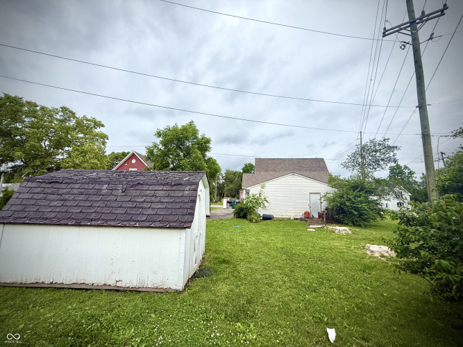 Listing Image 4