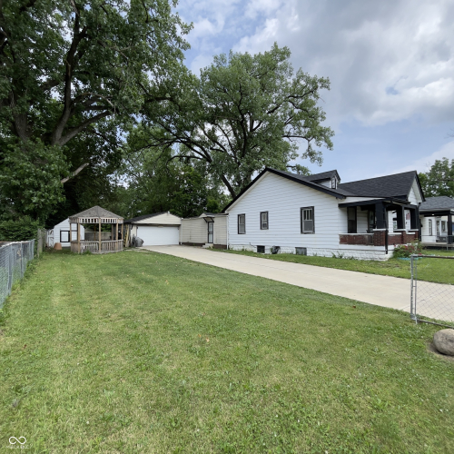Listing Image 4