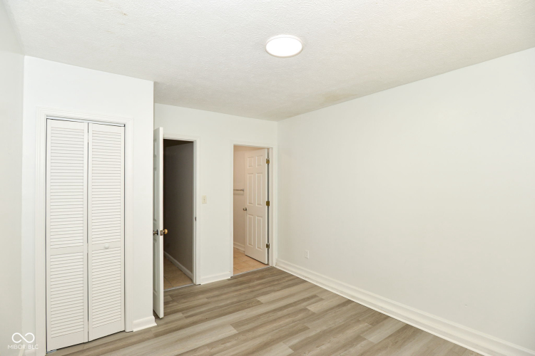 Listing Image 24
