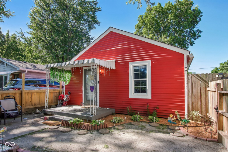 Listing Image 11