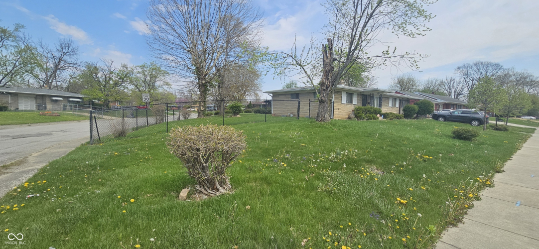 Listing Image 6