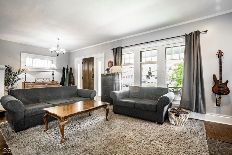 Listing Image 11