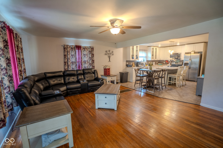 Listing Image 20