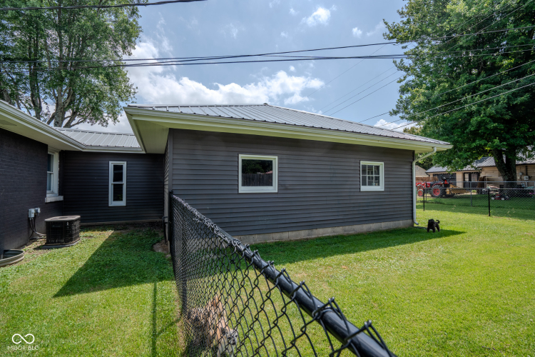 Listing Image 42