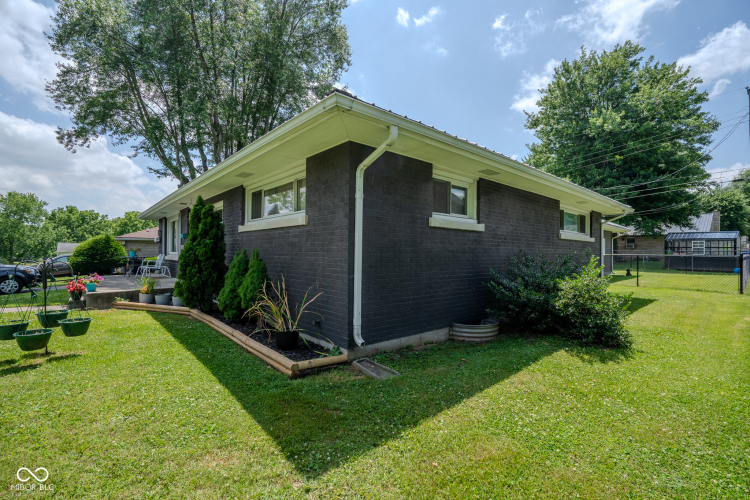 Listing Image 43