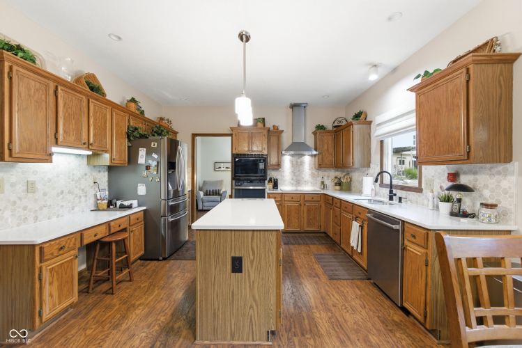 Listing Image 5