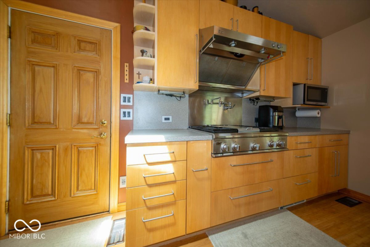 Listing Image 13