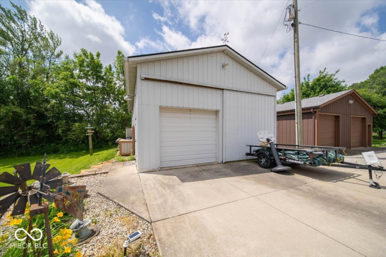 Listing Image 41