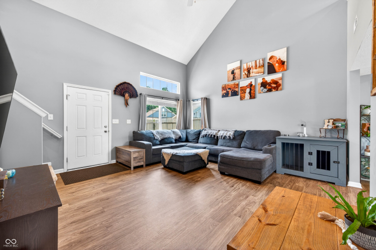 Listing Image 10