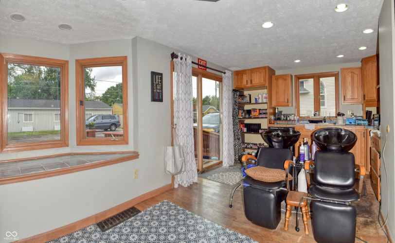 Listing Image 18