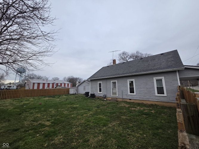 Listing Image 6
