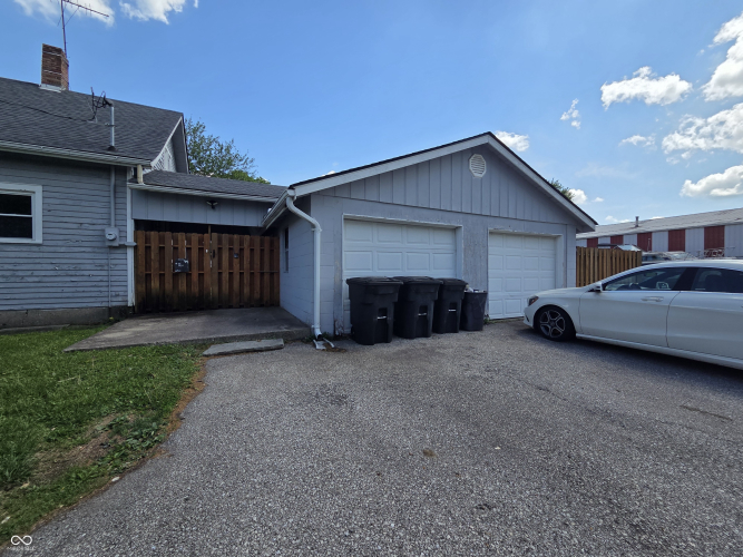 Listing Image 8