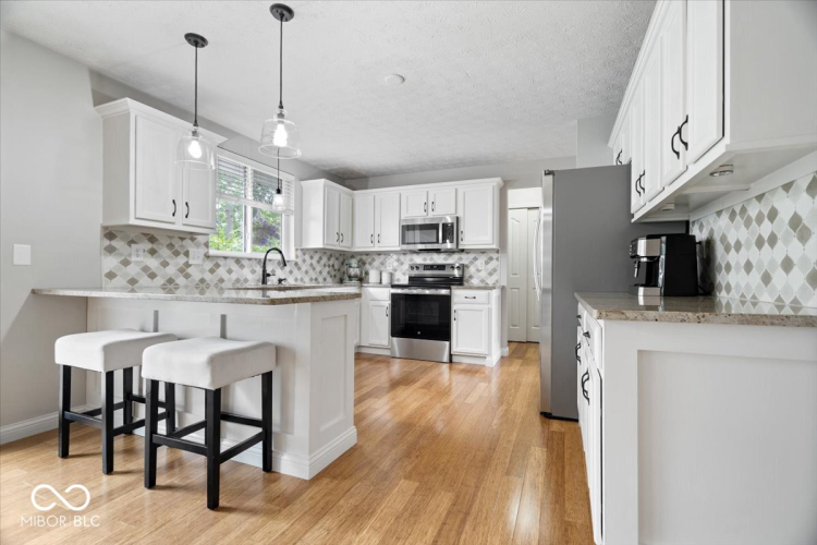 Listing Image 13