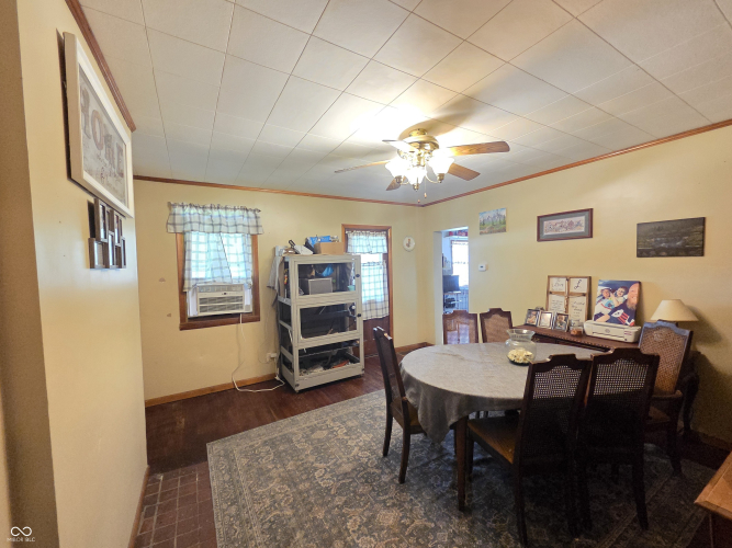 Listing Image 8