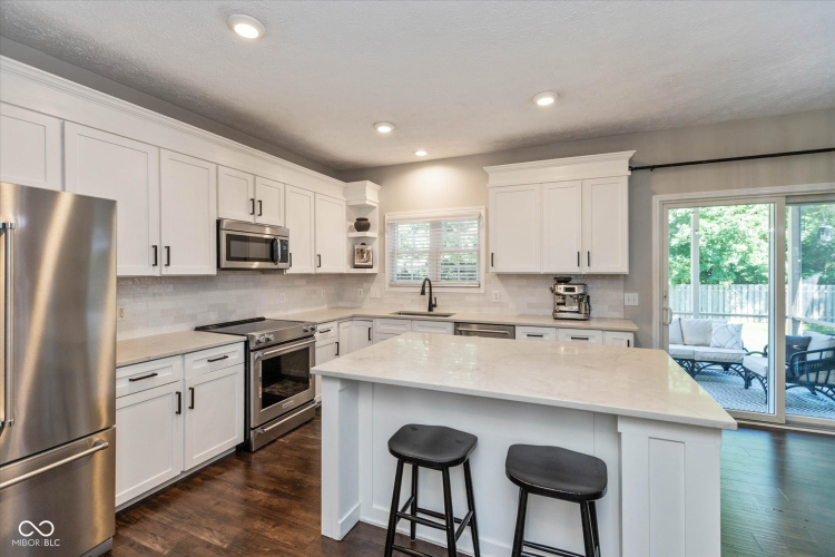 Listing Image 12