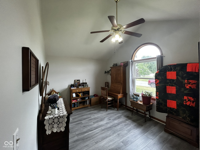 Listing Image 24