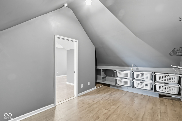 Listing Image 55
