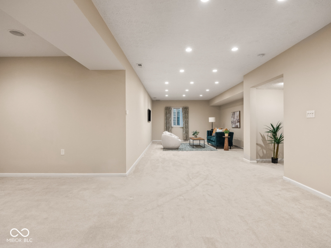 Listing Image 64