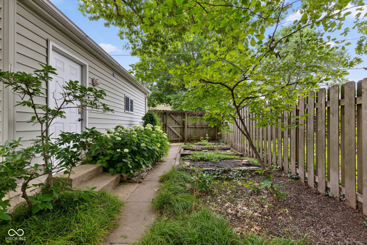 Listing Image 24