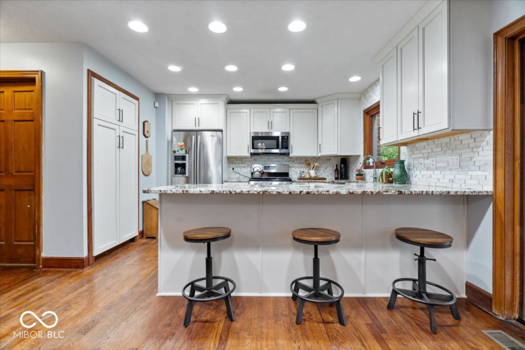 Listing Image 13