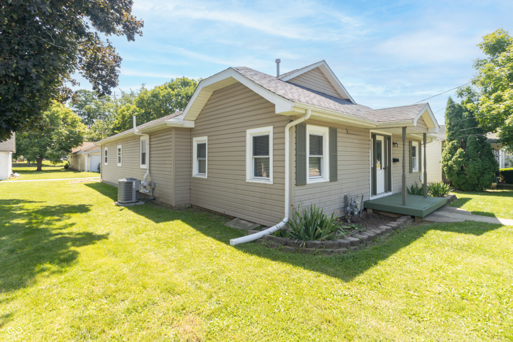 Listing Image 3