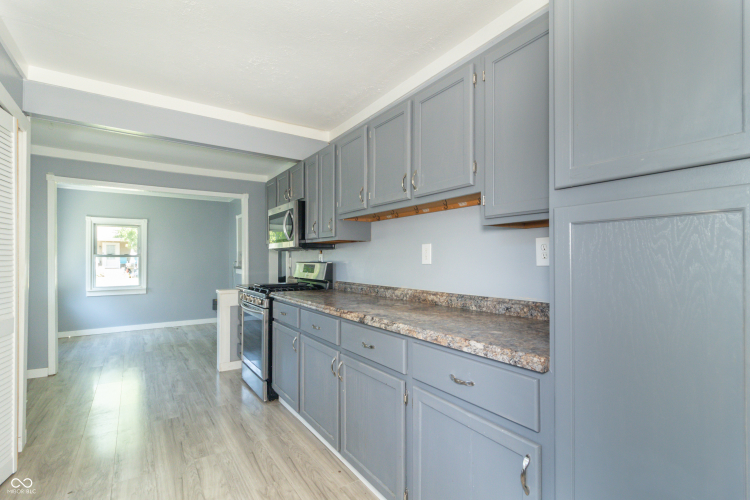 Listing Image 9
