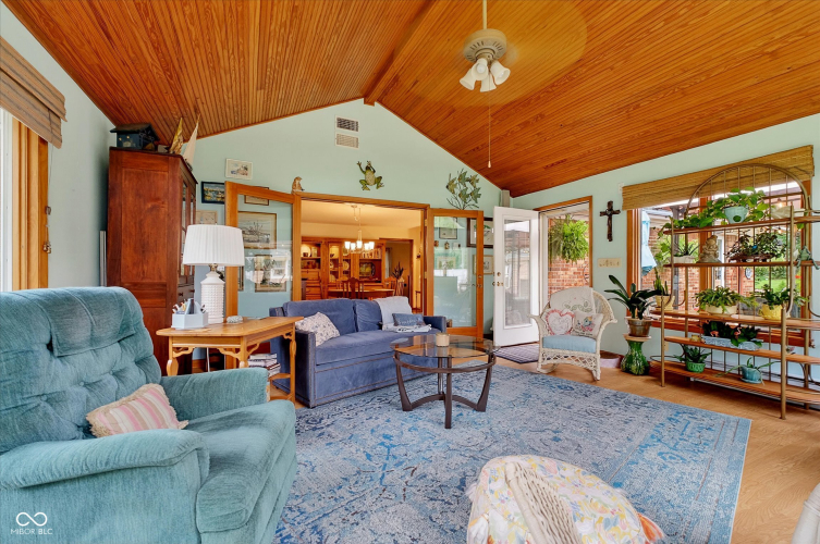 Listing Image 16
