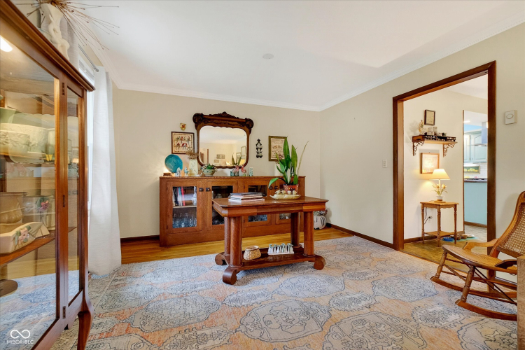 Listing Image 5