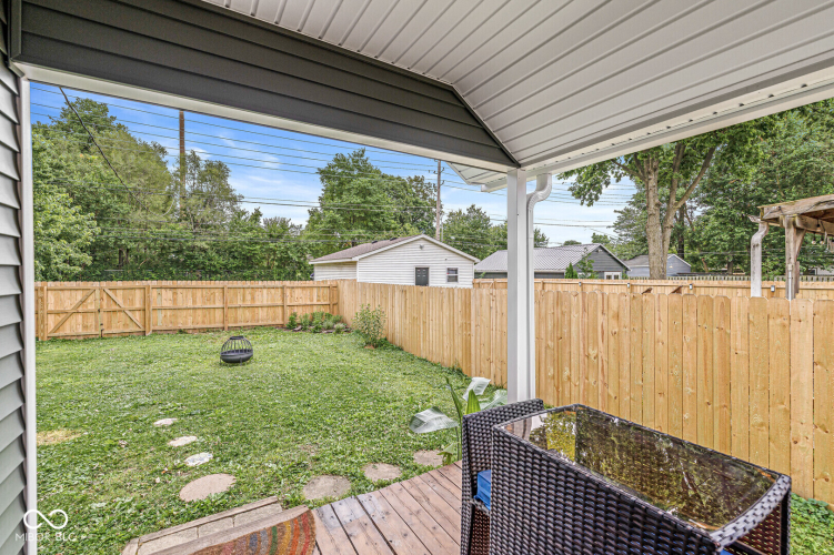 Listing Image 11