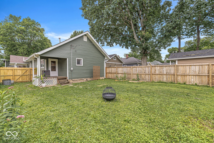 Listing Image 12