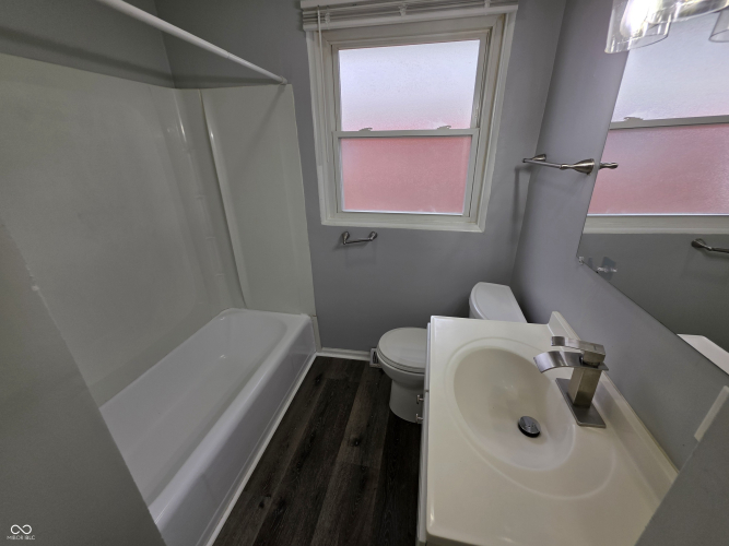 Listing Image 16