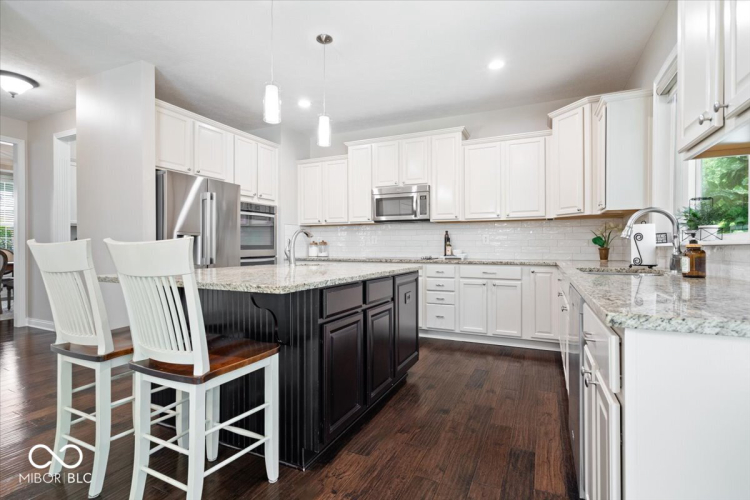 Listing Image 13