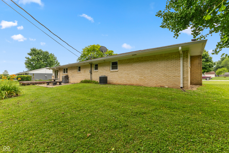 Listing Image 41