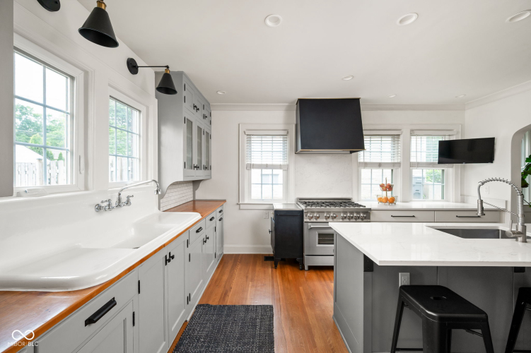 Listing Image 16