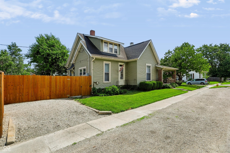 Listing Image 5