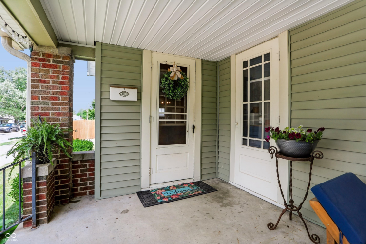 Listing Image 8