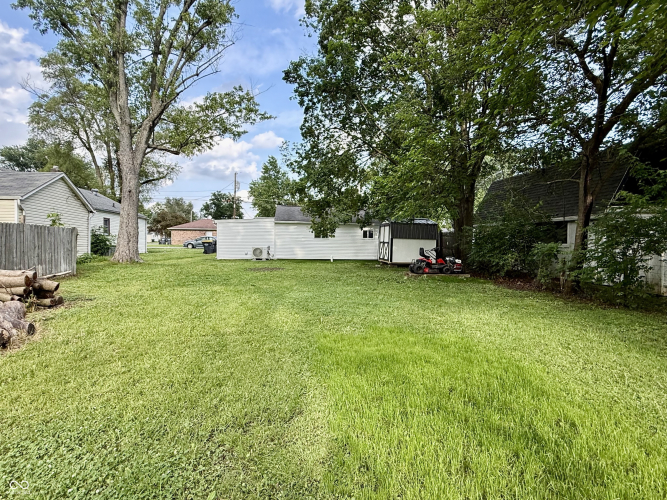 Listing Image 4
