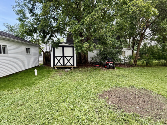 Listing Image 5