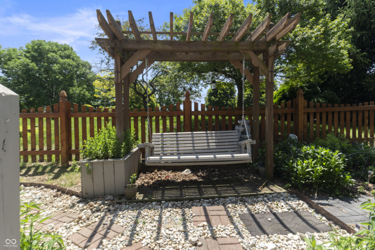 Listing Image 27