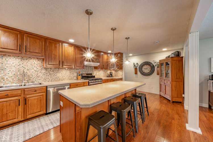 Listing Image 15