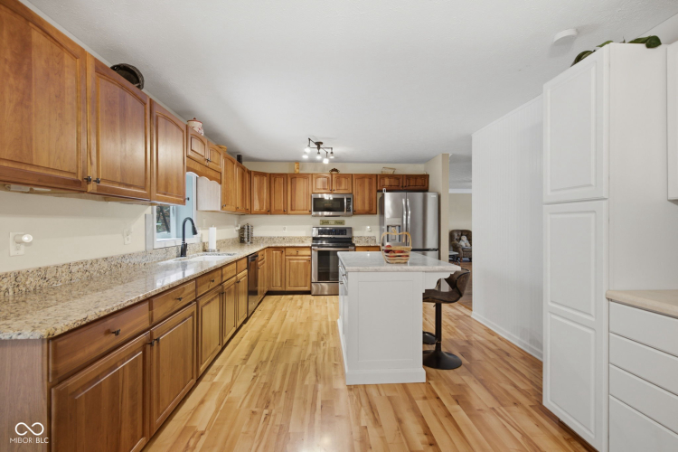 Listing Image 17