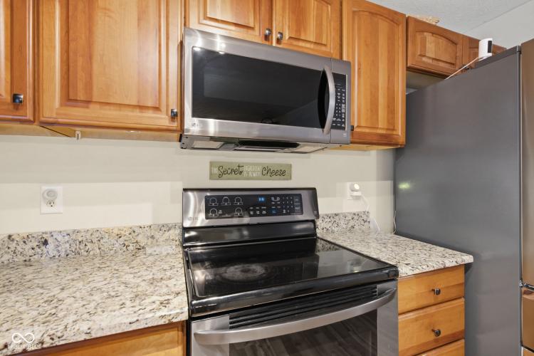 Listing Image 19