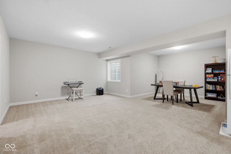 Listing Image 73