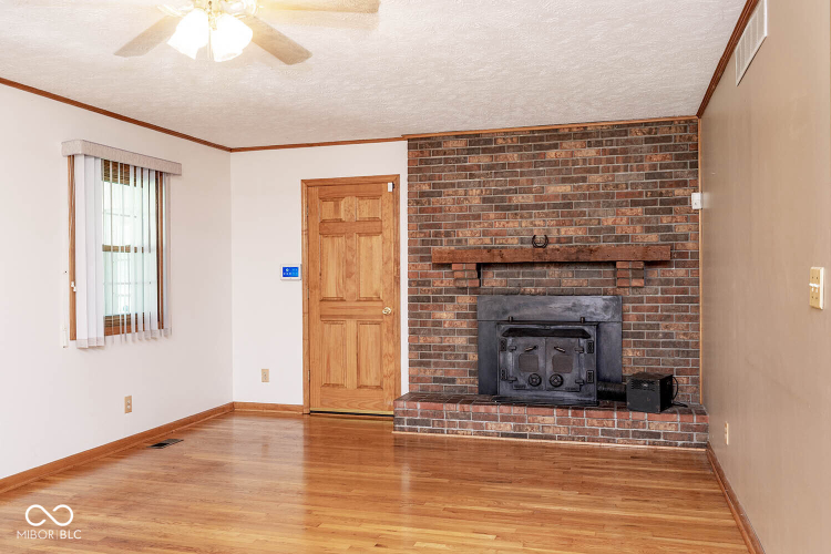 Listing Image 27