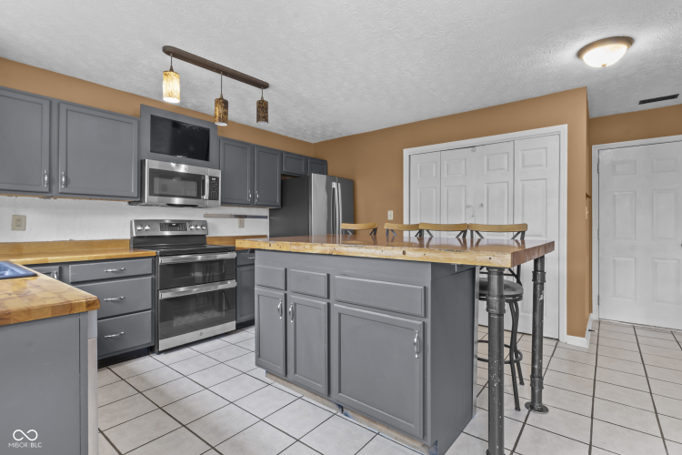 Listing Image 64