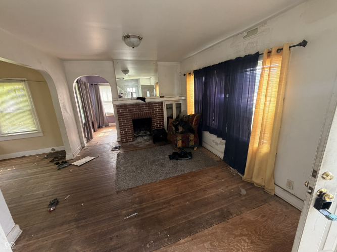Listing Image 3