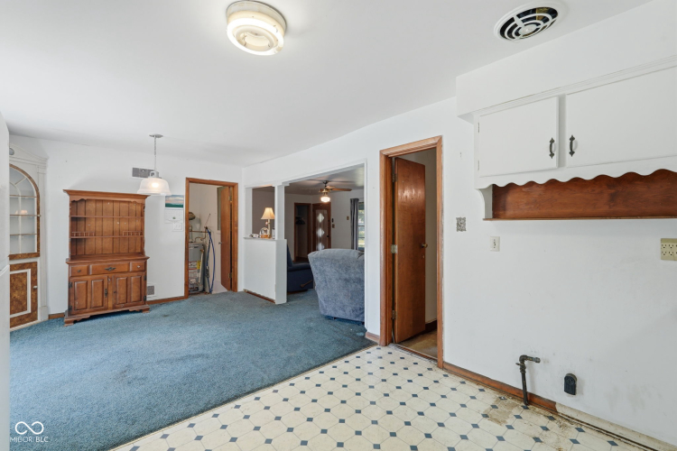 Listing Image 17