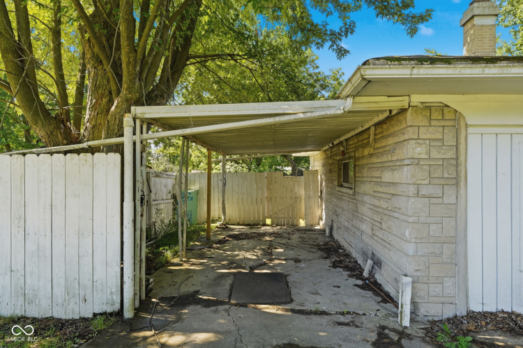 Listing Image 44