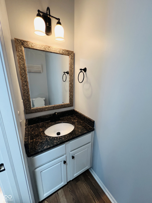 Listing Image 12